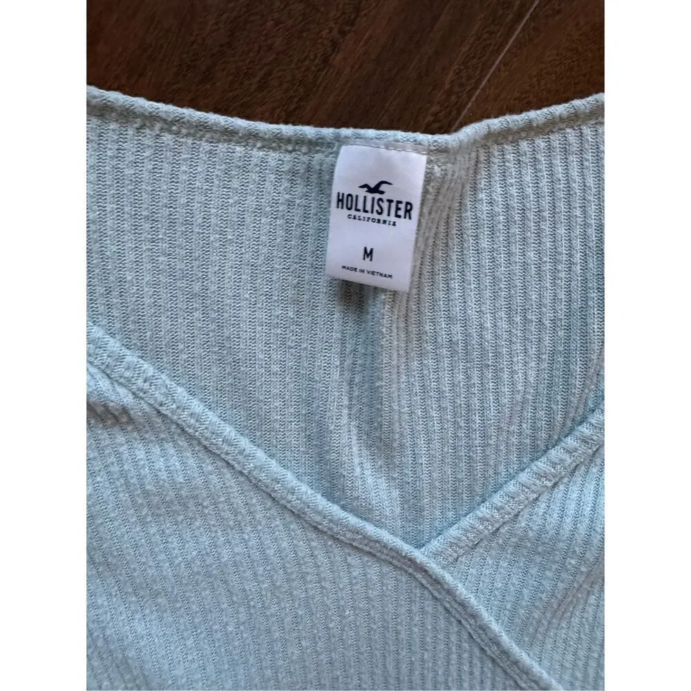 Hollister M Mint green ribbed long sleeve crop top